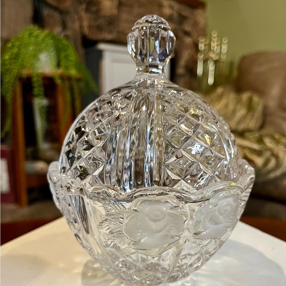 Vintage Lidded Crystal Dish with Frosted Rose Pattern West Germany Lead Crystal - Picture 1 of 12